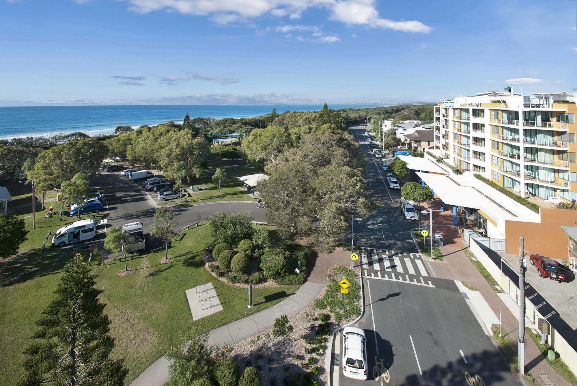 Santorini Twin Waters Hotel Mudjimba Exterior photo